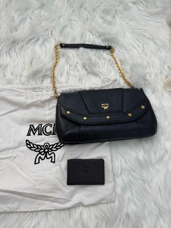 MCM pebble leather couch - Picture 3 of 13